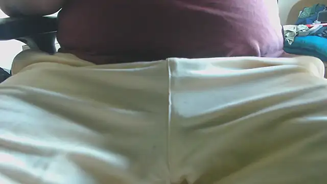 Snapshot of calypsohot chatting on May 27, 12:13 pm calypsohot online show from May 27, 12:13 pm