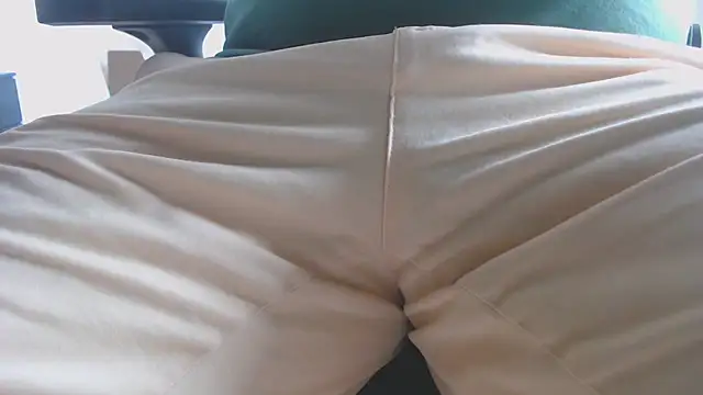 Snapshot of calypsohot chatting on June 28, 2:23 pm calypsohot online show from June 28, 2:23 pm