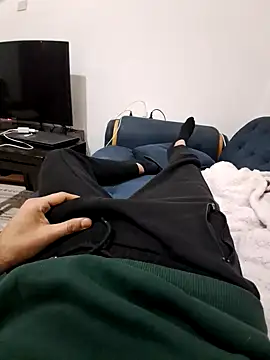 Snapshot of merty2233 chatting on January 5, 2:41 pm merty2233 online show from January 5, 2:41 pm