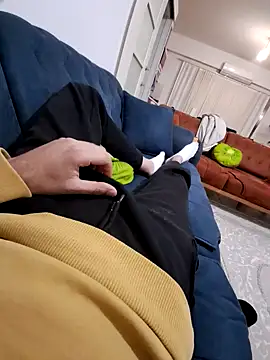 Snapshot of merty2233 chatting on January 6, 4:55 pm merty2233 online show from January 6, 4:55 pm