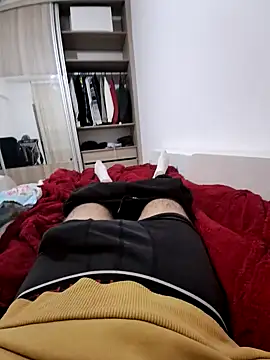 Snapshot of merty2233 chatting on January 24, 8:32 pm merty2233 online show from January 24, 8:32 pm