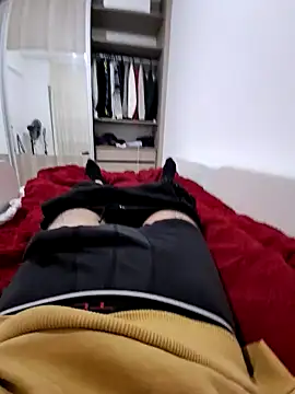 Snapshot of merty2233 chatting on January 26, 1:20 am merty2233 online show from January 26, 1:20 am