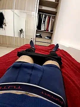 Snapshot of merty2233 chatting on February 2, 4:00 pm merty2233 online show from February 2, 4:00 pm