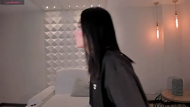 NiaSalvatore online show from February 1, 5:22 pm