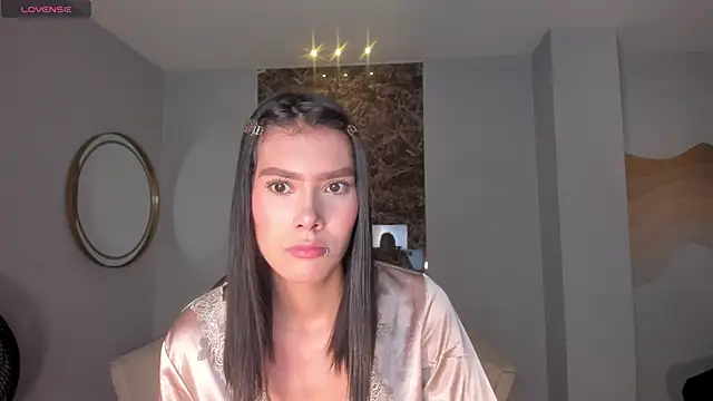 NiaSalvatore online show from February 14, 3:36 am