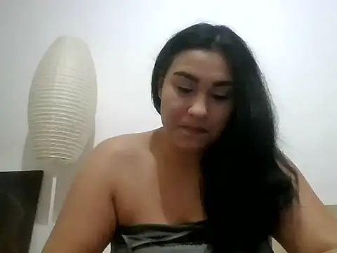 Snapshot of TheTopSecret chatting on February 1, 10:44 pm TheTopSecret online show from February 1, 10:44 pm