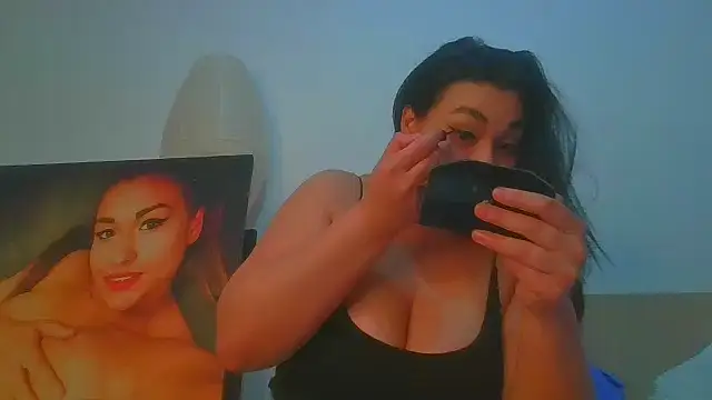 Snapshot of TheTopSecret chatting on February 28, 7:25 pm TheTopSecret online show from February 28, 7:25 pm