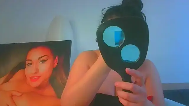 Snapshot of TheTopSecret chatting on March 4, 10:02 am TheTopSecret online show from March 4, 10:02 am