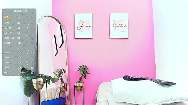 Snapshot of ebonyadiction chatting on February 15, 10:42 pm ebonyadiction online show from February 15, 10:42 pm