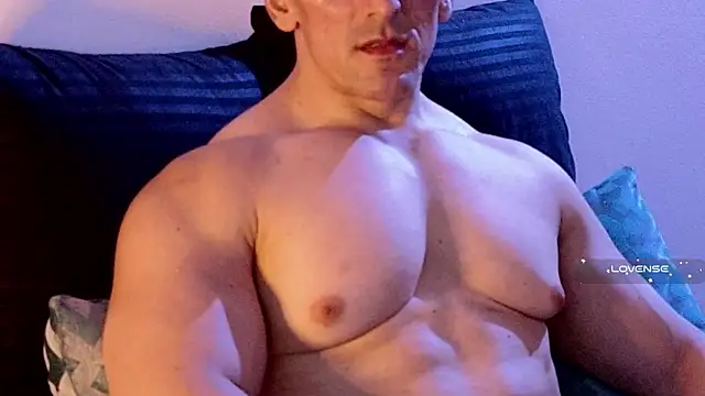 Snapshot of life_warrior chatting on January 18, 4:53 pm life warrior online show from January 18, 4:53 pm