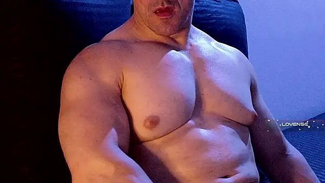 Snapshot of life_warrior chatting on January 26, 1:52 am life warrior online show from January 26, 1:52 am