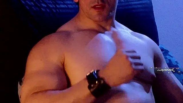 Snapshot of life_warrior chatting on February 12, 10:15 pm life warrior online show from February 12, 10:15 pm