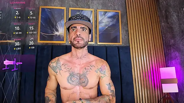 Lancelot Benwick online show from February 25, 8:51 pm