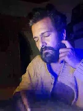 Snapshot of MAGNETICDADDY8 chatting on January 18, 10:57 pm MAGNETICDADDY8 online show from January 18, 10:57 pm