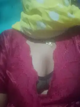 Snapshot of YourHotRandi chatting on January 8, 5:59 pm YourHotRandi online show from January 8, 5:59 pm