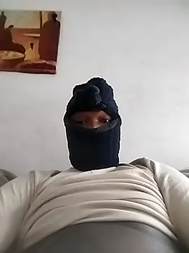 Snapshot of dickdanger27 chatting on November 22, 5:17 am dickdanger27 online show from November 22, 5:17 am