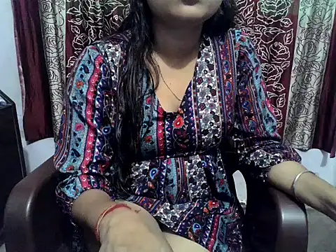 Snapshot of SIYA_MAVI chatting on May 6, 1:47 am SIYA MAVI online show from May 6, 1:47 am