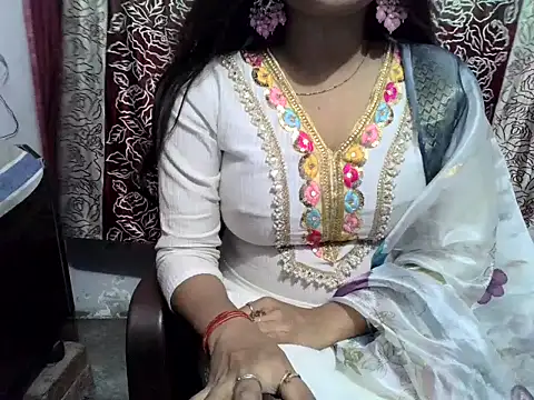 Snapshot of SIYA_MAVI chatting on June 9, 2:34 am SIYA MAVI online show from June 9, 2:34 am