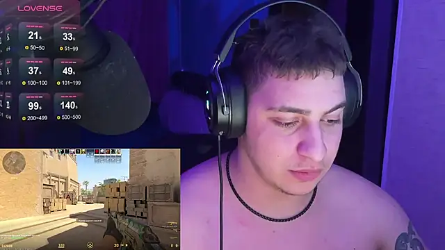 Snapshot of niklix1 chatting on January 4, 7:13 pm niklix1 online show from January 4, 7:13 pm