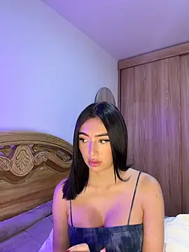 Snapshot of Maddy_Jones chatting on June 9, 2:23 am Maddy Jones online show from June 9, 2:23 am