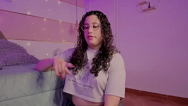 Charlotte  Miller online show from February 18, 11:50 am