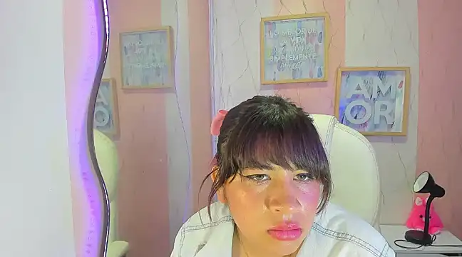 Snapshot of Ji_Eun chatting on January 11, 3:52 pm Ji Eun online show from January 11, 3:52 pm