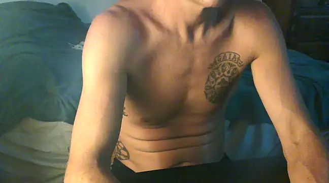 Snapshot of GoloZeusMax chatting on January 24, 12:20 am GoloZeusMax online show from January 24, 12:20 am