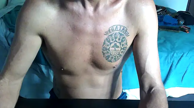 Snapshot of GoloZeusMax chatting on February 7, 6:34 pm GoloZeusMax online show from February 7, 6:34 pm