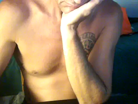 Snapshot of GoloZeusMax chatting on February 20, 4:18 am GoloZeusMax online show from February 20, 4:18 am