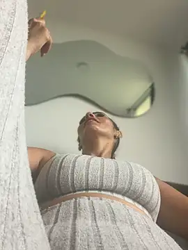 Snapshot of Samantha_bigboobs chatting on May 31, 6:20 pm Samantha bigboobs online show from May 31, 6:20 pm