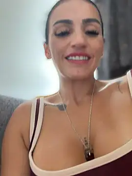 Snapshot of Samantha_bigboobs chatting on June 3, 8:25 pm Samantha bigboobs online show from June 3, 8:25 pm