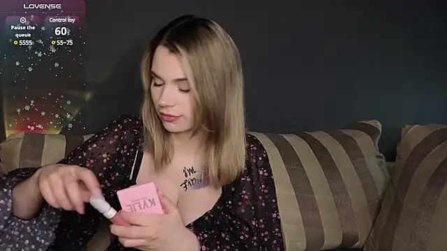 Snapshot of Eternal_Flame chatting on February 11, 9:35 pm Eternal Flame online show from February 11, 9:35 pm