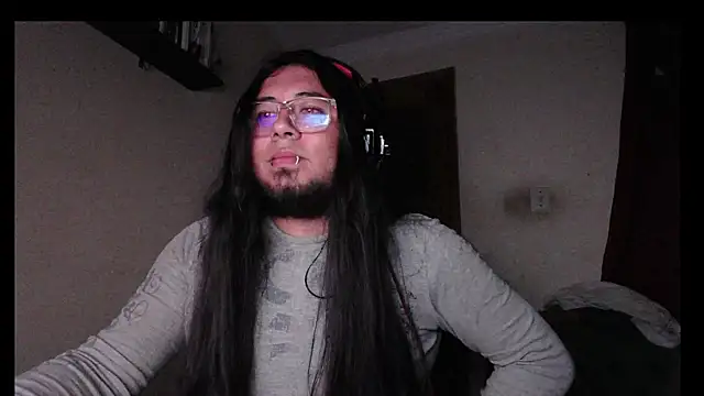 Snapshot of Heimslegxx chatting on December 21, 5:14 am Heimslegxx online show from December 21, 5:14 am