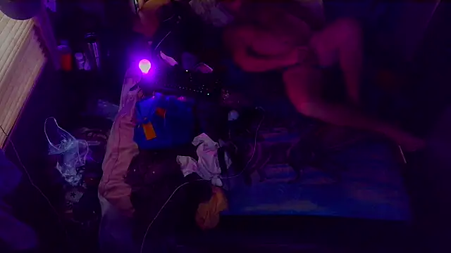 Snapshot of bluedragon0525 chatting on October 11, 5:44 pm bluedragon0525 online show from October 11, 5:44 pm