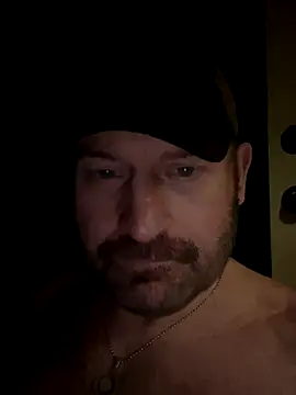 Snapshot of bluedragon0525 chatting on November 16, 1:33 am bluedragon0525 online show from November 16, 1:33 am