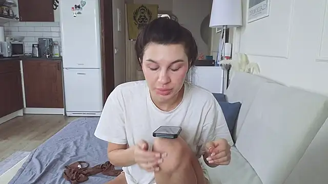 KristineEsme online show from February 13, 5:03 am