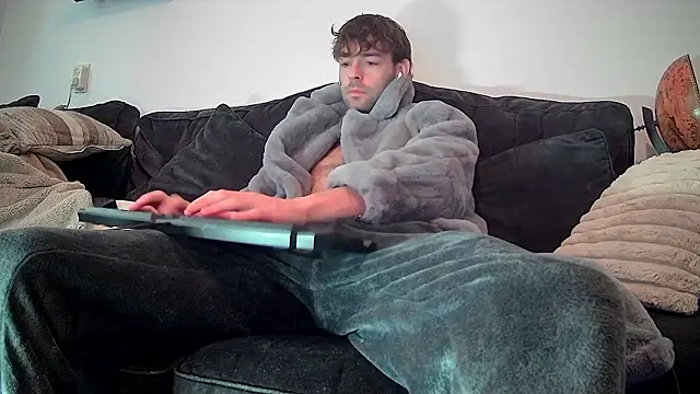 Snapshot of onesieboyx chatting on February 3, 11:59 am onesieboyx online show from February 3, 11:59 am