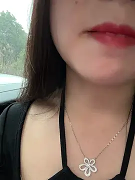 Snapshot of SSSniang- chatting on February 17, 1:24 am SSSniang- online show from February 17, 1:24 am