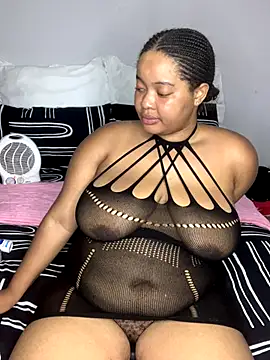 sexytinashe21 online show from December 16, 7:41 pm