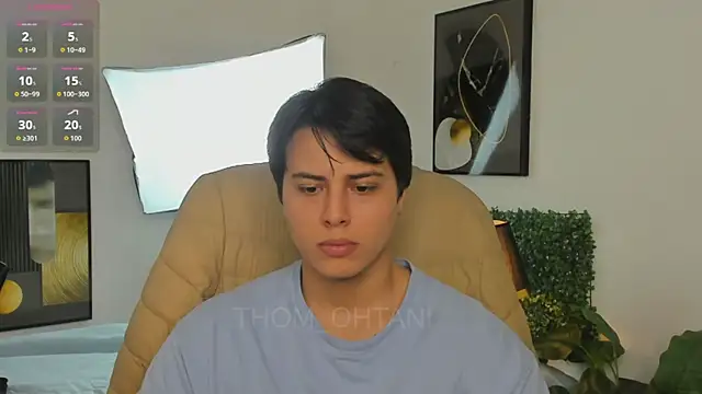 Snapshot of Thom_Ohtani chatting on April 21, 1:07 am Thom Ohtani online show from April 21, 1:07 am