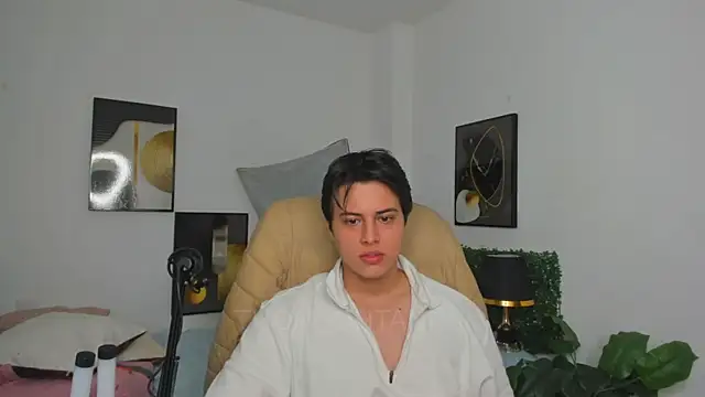 Snapshot of Thom_Ohtani chatting on April 28, 4:23 pm Thom Ohtani online show from April 28, 4:23 pm