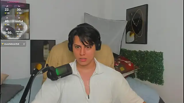 Snapshot of Thom_Ohtani chatting on May 16, 12:18 am Thom Ohtani online show from May 16, 12:18 am