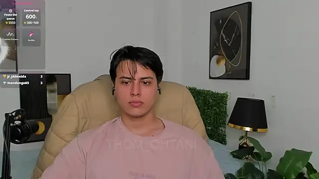 Snapshot of Thom_Ohtani chatting on May 31, 5:26 am Thom Ohtani online show from May 31, 5:26 am