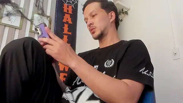 Snapshot of Oliverssmith chatting on October 30, 11:38 pm Oliverssmith online show from October 30, 11:38 pm