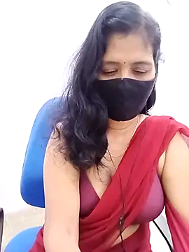 Snapshot of Lucky-Deepthi chatting on November 11, 12:10 am Lucky-Deepthi online show from November 11, 12:10 am