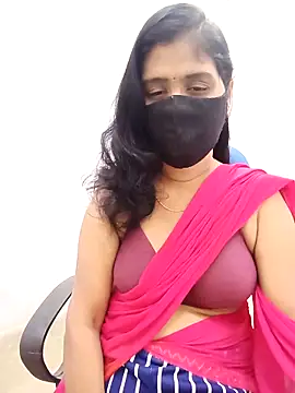 Snapshot of Lucky-Deepthi chatting on November 19, 12:10 am Lucky-Deepthi online show from November 19, 12:10 am