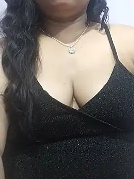 Snapshot of BigAssSarah chatting on February 15, 12:54 pm BigAssSarah online show from February 15, 12:54 pm