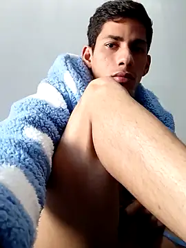 Snapshot of Mikeherz777 chatting on January 13, 12:24 pm Mikeherz777 online show from January 13, 12:24 pm