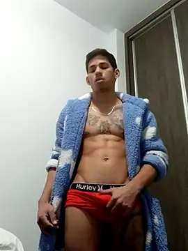 Snapshot of Mikeherz777 chatting on February 25, 4:42 pm Mikeherz777 online show from February 25, 4:42 pm