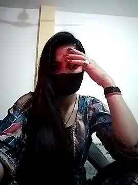 Snapshot of priyancyfun chatting on February 6, 1:27 am priyancyfun online show from February 6, 1:27 am